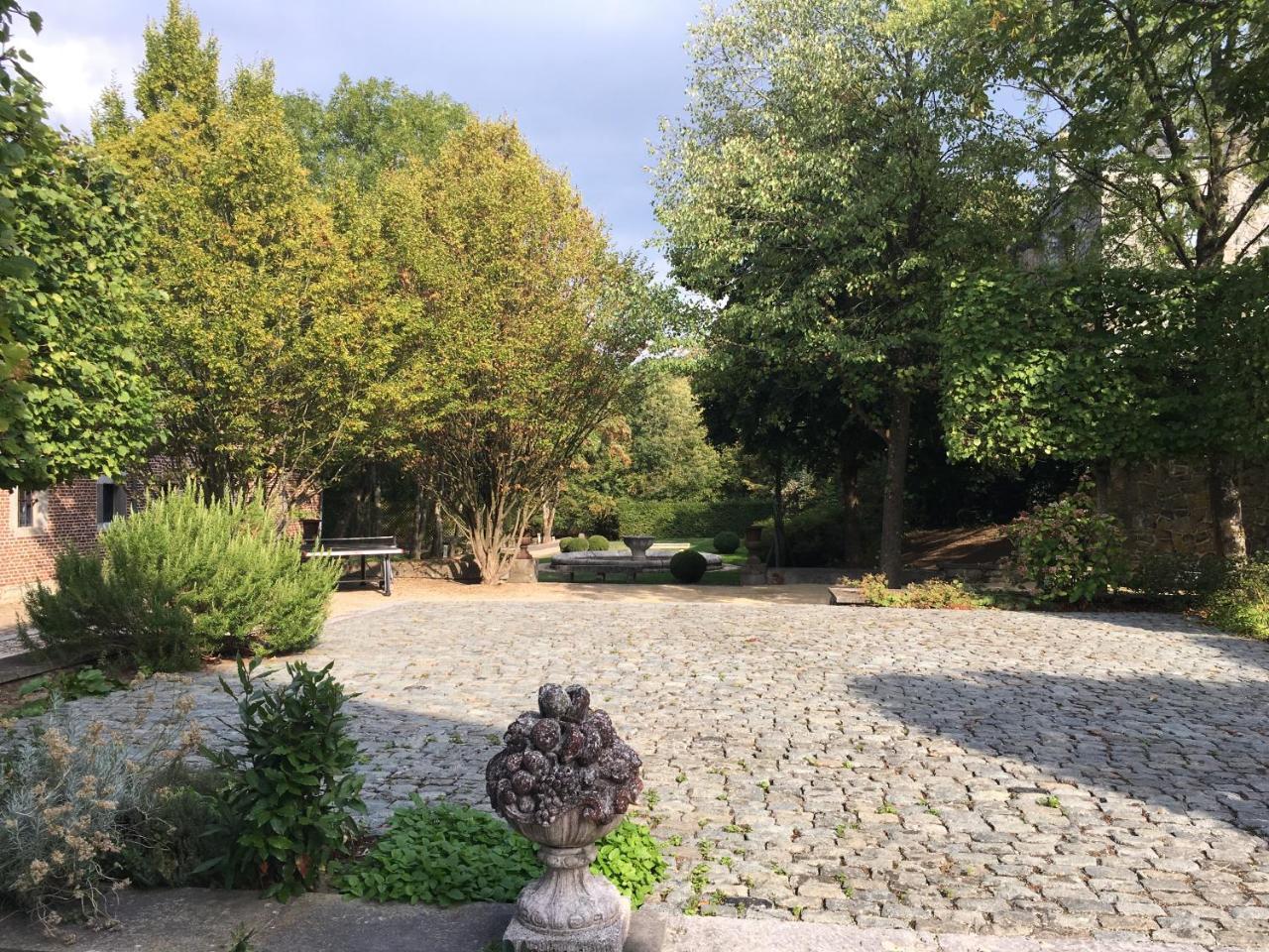 Les Confidences De Messire Sanglier, Stylished Guest Houses Beauraing Exterior photo